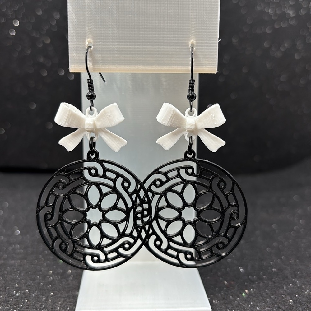 Black and White Dangle Earrings - Picture 3 of 6